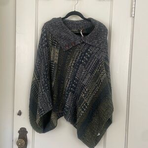 Free People XS Cozy Poncho with sleeves EUC